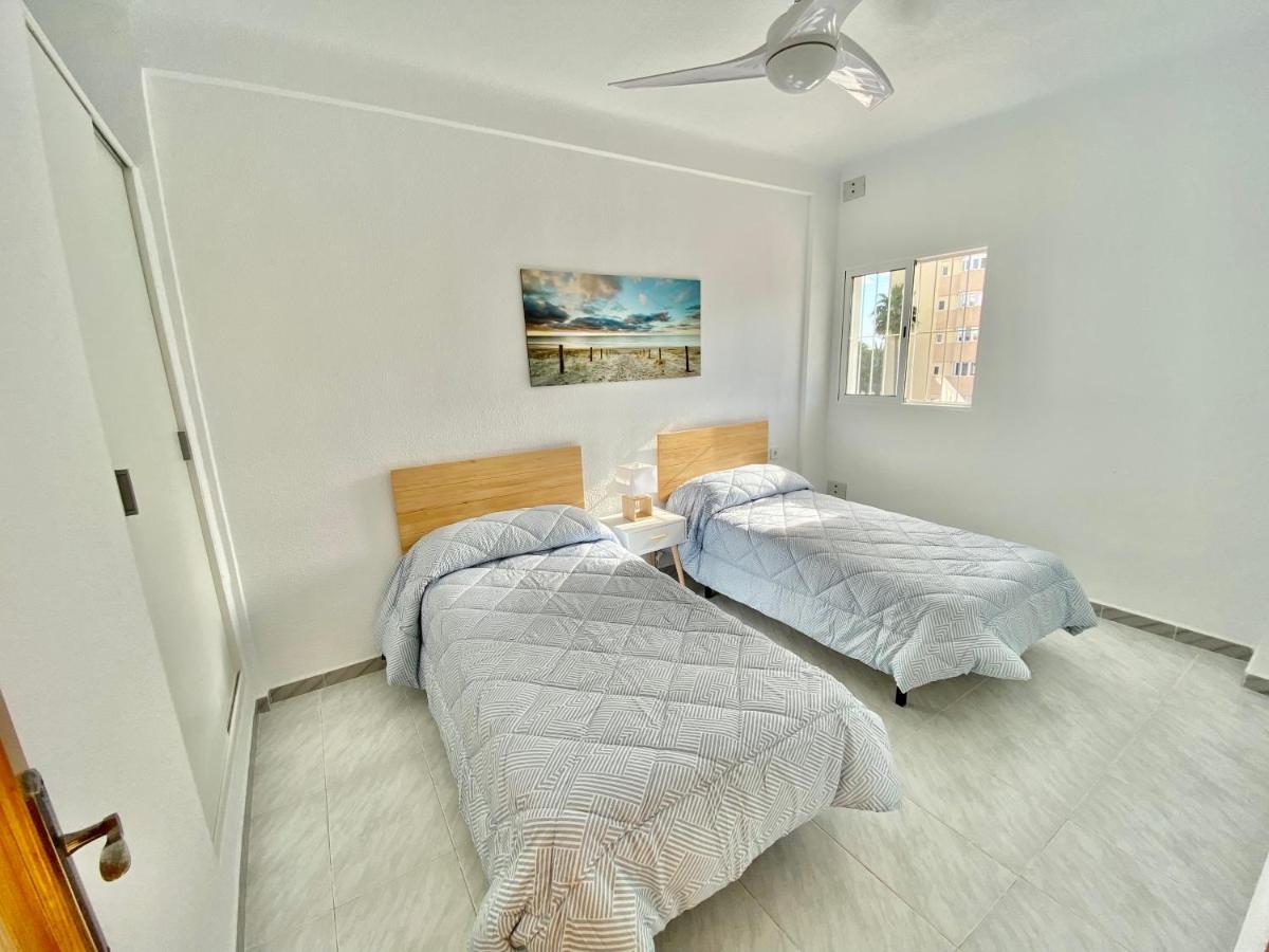 Amplio apartamento con vistas al mar, parking y wifi Alicante Exterior foto